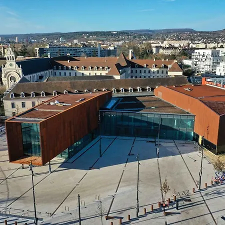 Lejlighed Bel Appartement En Plein Coeur De Dijon Bis *